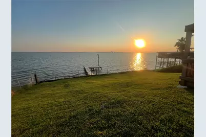 2646 Bay Oaks Harbor Drive, Baytown, TX 77523 - Photo 3