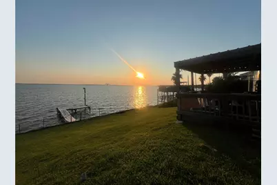 2646 Bay Oaks Harbor Drive, Baytown, TX 77523 - Photo 5