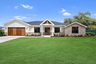 10322 Raritan Dr, Houston, TX 77043 - Photo 1