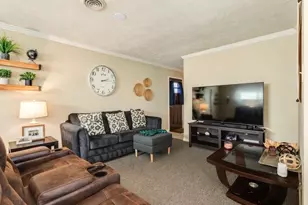 820 Perry St, Angleton, TX 77515 - Photo 9