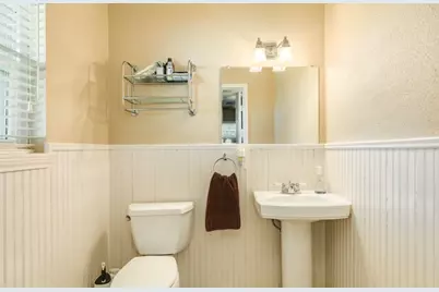 820 Perry Street, Angleton, TX 77515 - Photo 25