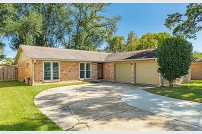 820 Perry Street, Angleton, TX 77515 - Photo 1