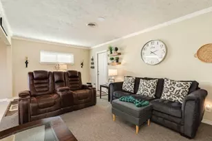 820 Perry St, Angleton, TX 77515 - Photo 13