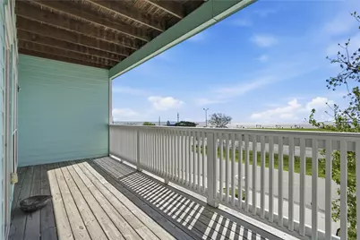 709 N Bayshore Drive, La Porte, TX 77571 - Photo 3