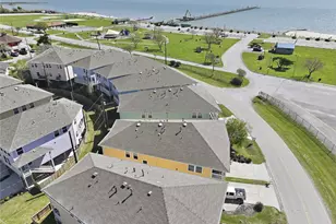 709 N Bayshore Dr, La Porte, TX 77571 - Photo 31