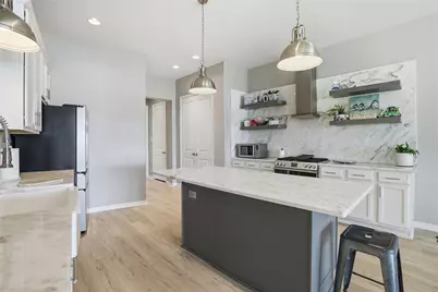 709 N Bayshore Drive, La Porte, TX 77571 - Photo 7