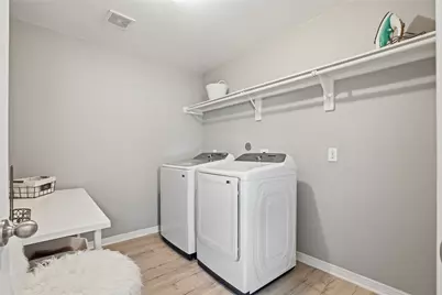 709 N Bayshore Drive, La Porte, TX 77571 - Photo 11