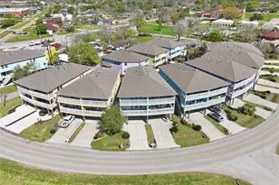 709 N Bayshore Dr, La Porte, TX 77571 - Photo 25