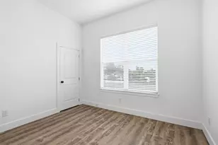 8006 Longridge Dr, Houston, TX 77055 - Photo 39