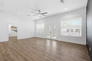 8006 Longridge Dr, Houston, TX 77055 - Photo 29