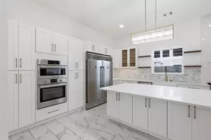 8006 Longridge Dr, Houston, TX 77055 - Photo 13