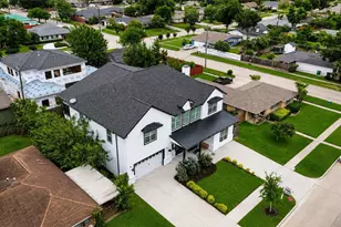 8006 Longridge Dr, Houston, TX 77055 - Photo 3
