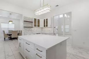 8006 Longridge Dr, Houston, TX 77055 - Photo 17