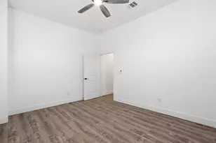 8006 Longridge Dr, Houston, TX 77055 - Photo 37