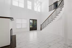 8006 Longridge Dr, Houston, TX 77055 - Photo 9