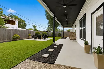 8006 Longridge Drive, Houston, TX 77055 - Photo 7