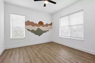 8006 Longridge Dr, Houston, TX 77055 - Photo 31