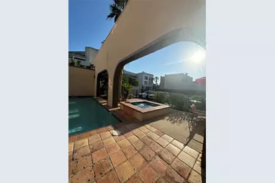 621 21st Street #302, Galveston, TX 77550 - Photo 31