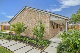 10818 Olympia Dr, Houston, TX 77042 - Photo 19