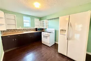 3714 Ave S 1/2, Galveston, TX 77550 - Photo 5