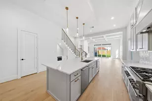 527 W 26th St, Houston, TX 77008 - Photo 9