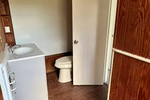 5326 Wenda St, Houston, TX 77033 - Photo 3