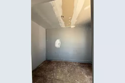 2025 Avenue N 1/2, Galveston, TX 77550 - Photo 17