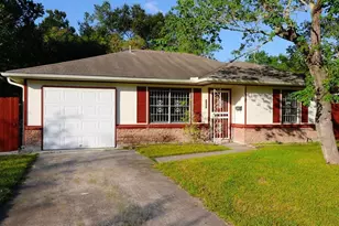 2810 Tidewater Dr, Houston, TX 77045 - Photo 1