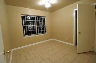 2810 Tidewater Dr, Houston, TX 77045 - Photo 3