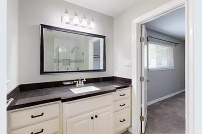 5850 Braesheather Drive, Houston, TX 77096 - Photo 11