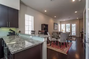 2110 Shearn St, Houston, TX 77007 - Photo 9