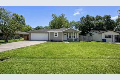 708 E 6th Street, Sweeny, TX 77480 - Photo 1