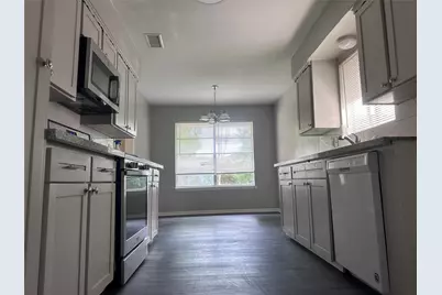13611 Fernhill Drive, Sugar Land, TX 77498 - Photo 3
