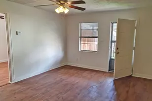 1272 Pecan St, Clute, TX 77531 - Photo 3