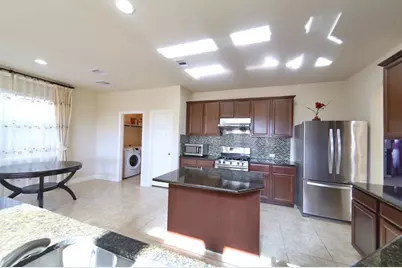 6307 Falling Briar Ln, Sugar Land, TX 77479 - Photo 9