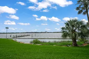 401 Lakeside Ln, Houston, TX 77058 - Photo 19