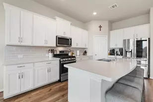 3909 Sterling Springs Ln, League City, TX 77573 - Photo 19