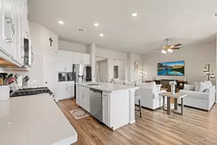 3909 Sterling Springs Ln, League City, TX 77573 - Photo 21