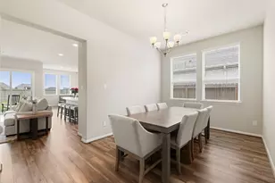 3909 Sterling Springs Ln, League City, TX 77573 - Photo 11