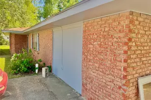 303 Charles St, Cleveland, TX 77327 - Photo 11