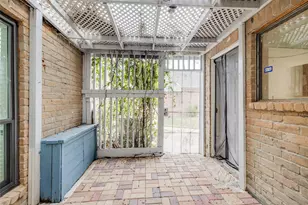 9610 Tarragon Ln, Houston, TX 77036 - Photo 3