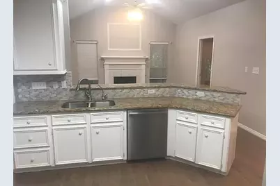 102 Harbour Town Circle, Conroe, TX 77356 - Photo 7