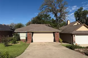 102 Harbour Town Cir, Conroe, TX 77356 - Photo 1
