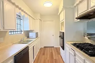 4410 Longhorn Dr, Baytown, TX 77521 - Photo 9