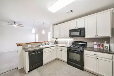 1609 Peach Dale Court, Conroe, TX 77301 - Photo 9