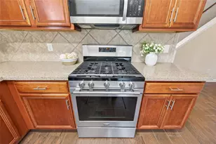 10427 Lyndon Meadows Dr, Houston, TX 77095 - Photo 11