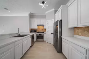 3006 Chenevert St, Houston, TX 77004 - Photo 9