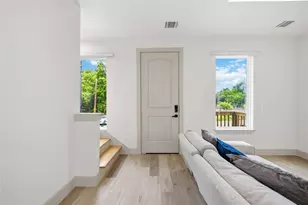 1907 Hailey St, Houston, TX 77026 - Photo 5