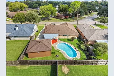 1918 Crooked Creek Lane, Pearland, TX 77581 - Photo 33