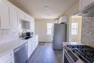 4942 Bataan Road, Houston, TX 77033 - Photo 5